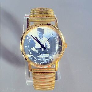 NIB Elvis Presley Wertheimer collectible wrist watch‎ new battery stretch band